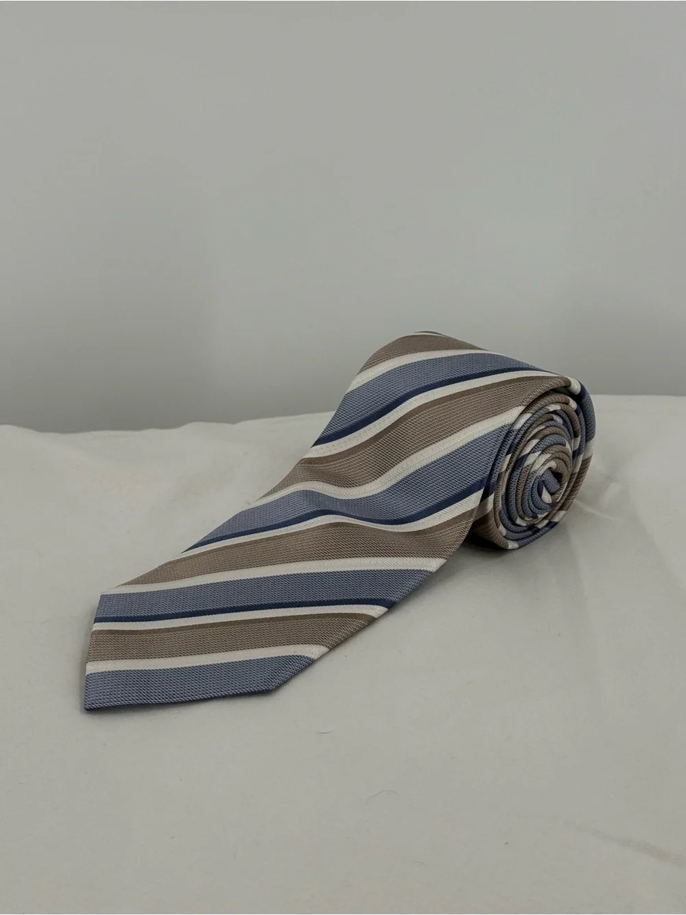Kenneth Cole Reaction silk Blue and Taupe Striped Men’s Tie